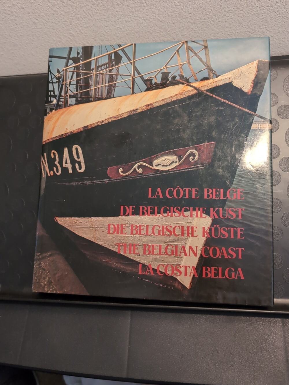 La côte belge : De Belgische kust The Belgian coast Dutch 📖 F Van Den Bremt